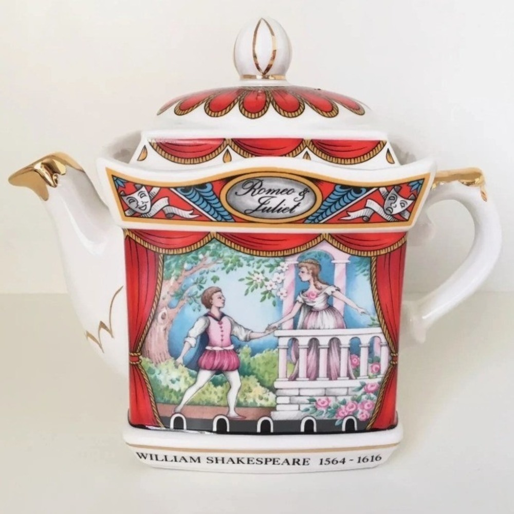 Sadler Teapot Romeo and Juliet Shakespeare Staffordshire Gold Trim Vintage